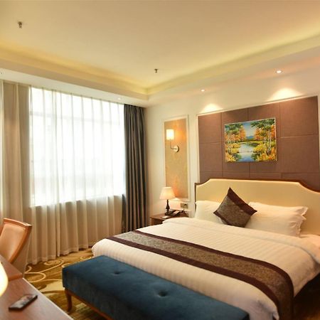 Hong Van Grand Hotel Mong Cai ภายนอก รูปภาพ
