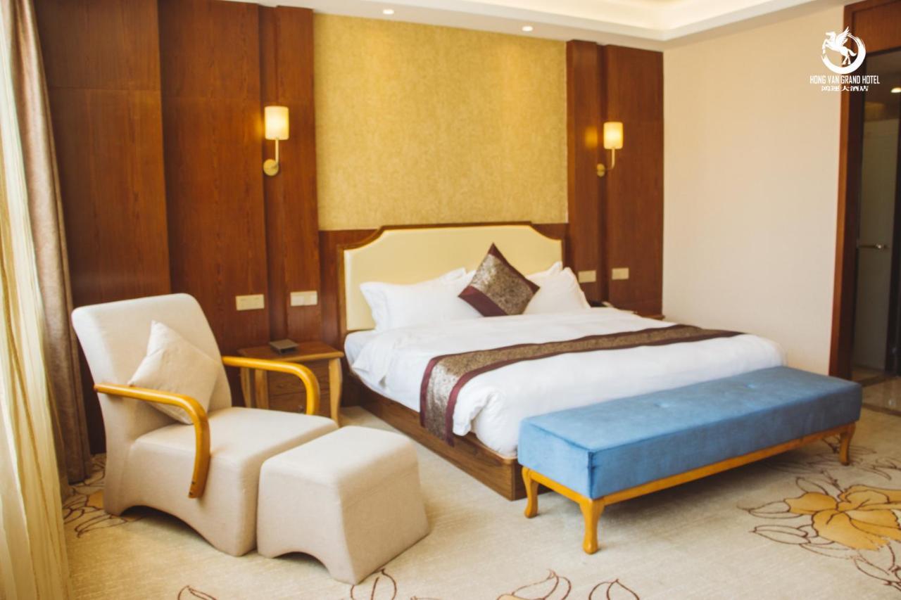 Hong Van Grand Hotel Mong Cai ภายนอก รูปภาพ