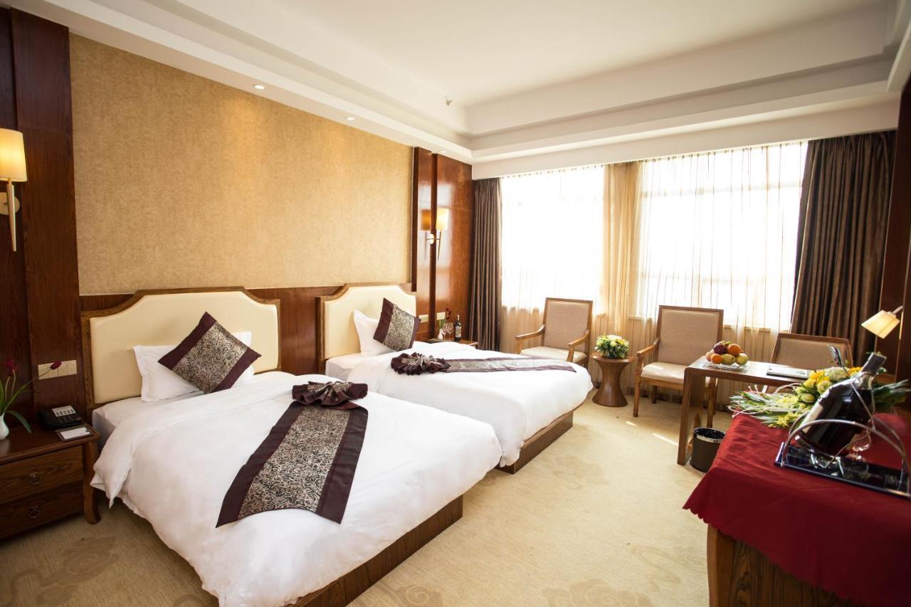 Hong Van Grand Hotel Mong Cai ภายนอก รูปภาพ