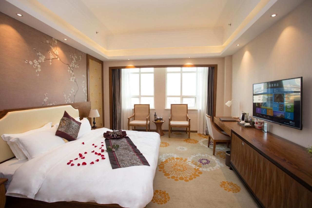 Hong Van Grand Hotel Mong Cai ภายนอก รูปภาพ