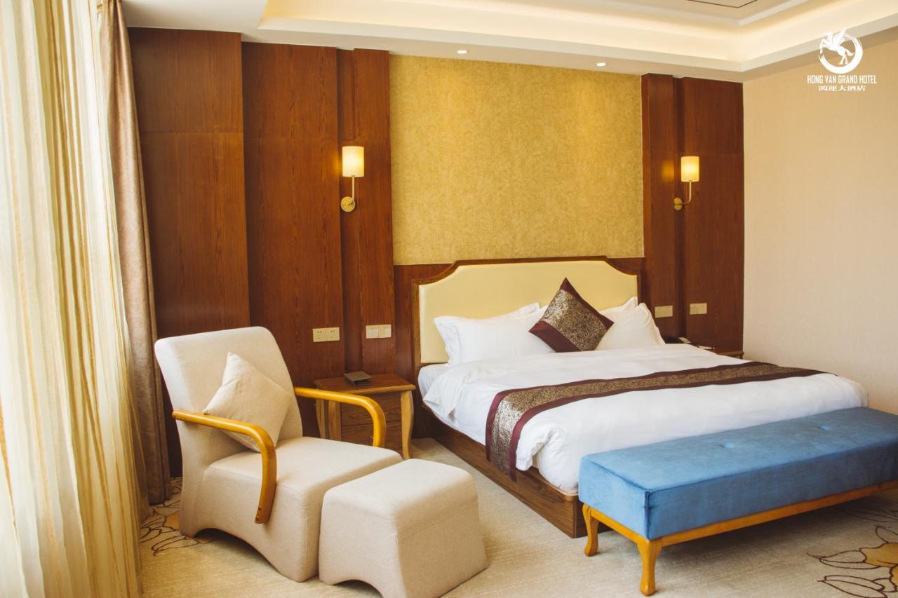 Hong Van Grand Hotel Mong Cai ภายนอก รูปภาพ