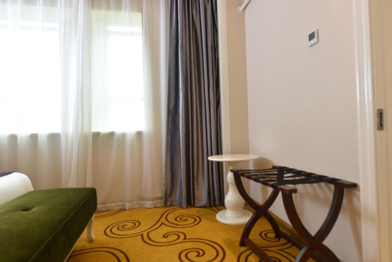 Hong Van Grand Hotel Mong Cai ภายนอก รูปภาพ