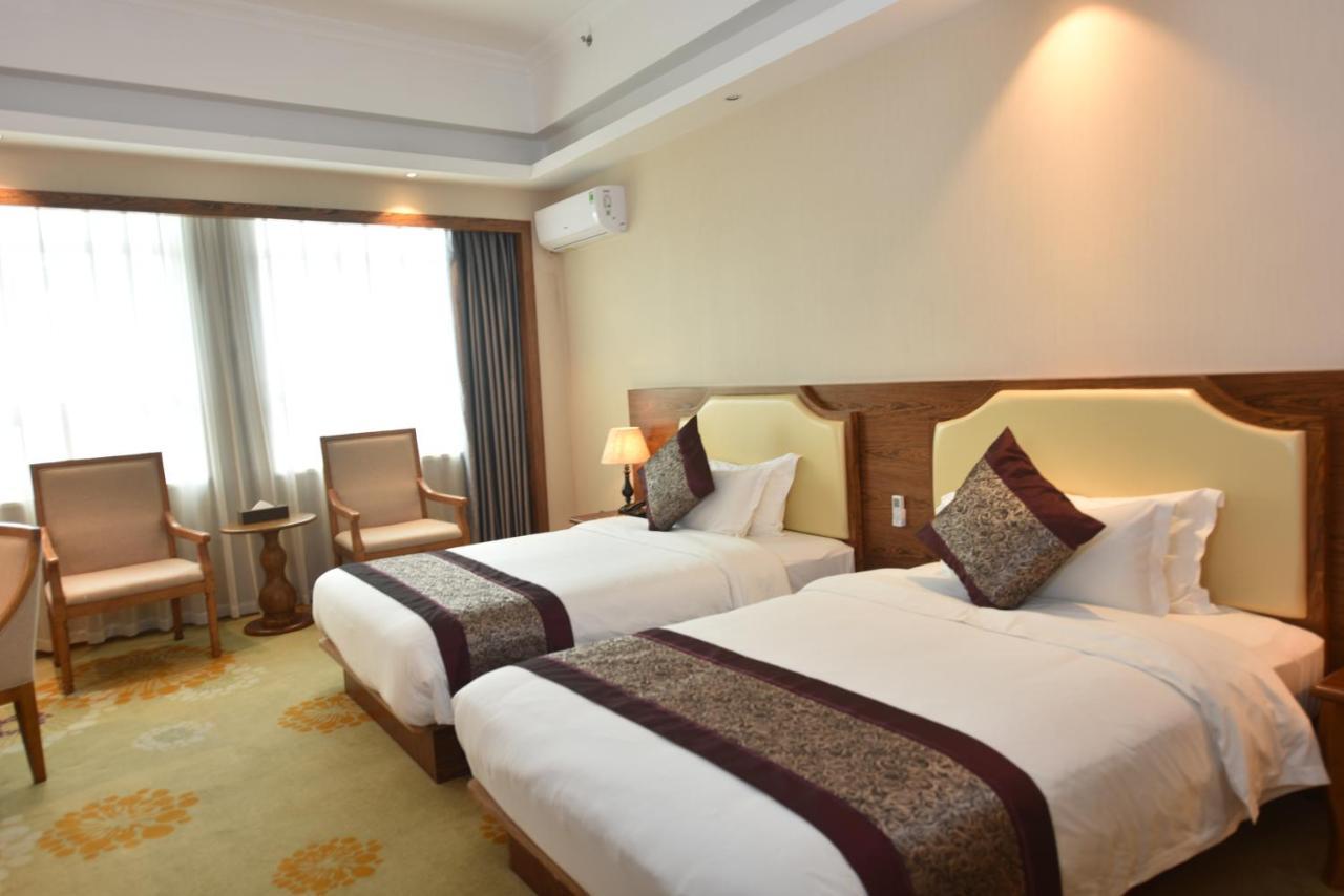 Hong Van Grand Hotel Mong Cai ภายนอก รูปภาพ