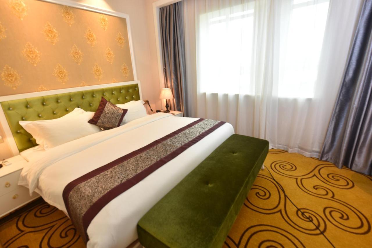 Hong Van Grand Hotel Mong Cai ภายนอก รูปภาพ