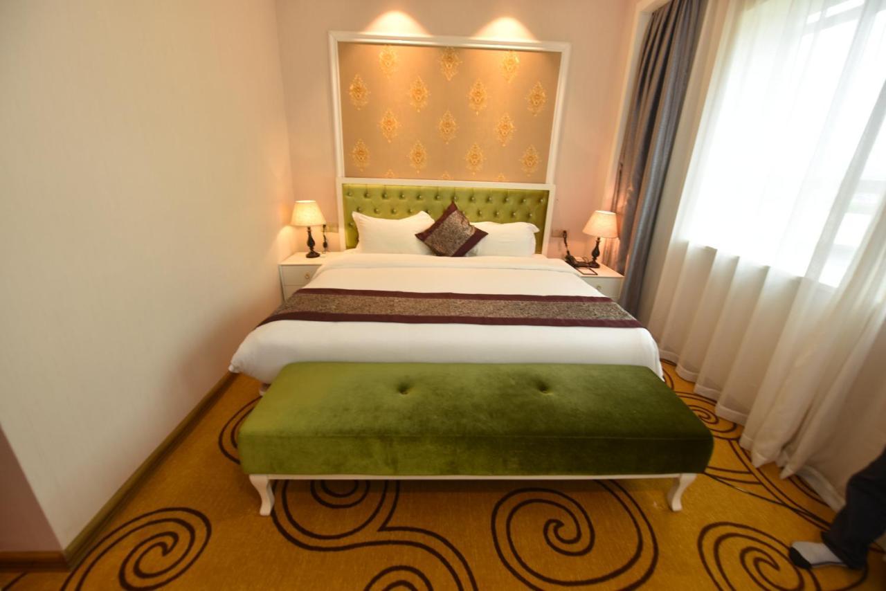 Hong Van Grand Hotel Mong Cai ภายนอก รูปภาพ