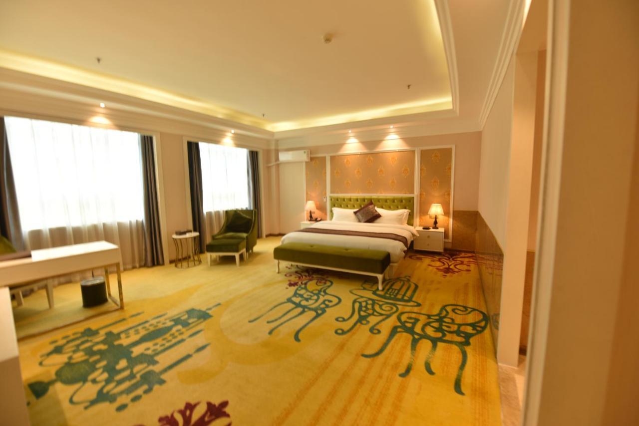 Hong Van Grand Hotel Mong Cai ภายนอก รูปภาพ