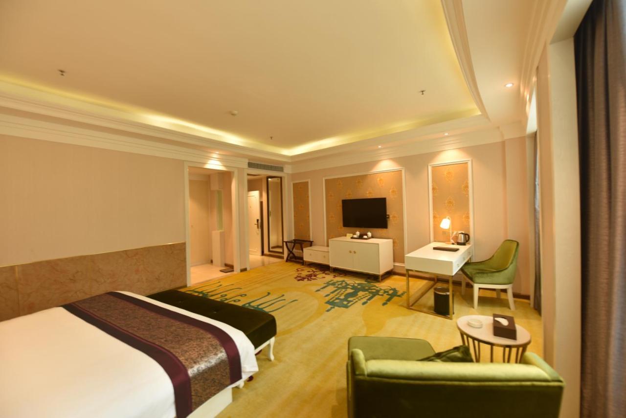 Hong Van Grand Hotel Mong Cai ภายนอก รูปภาพ