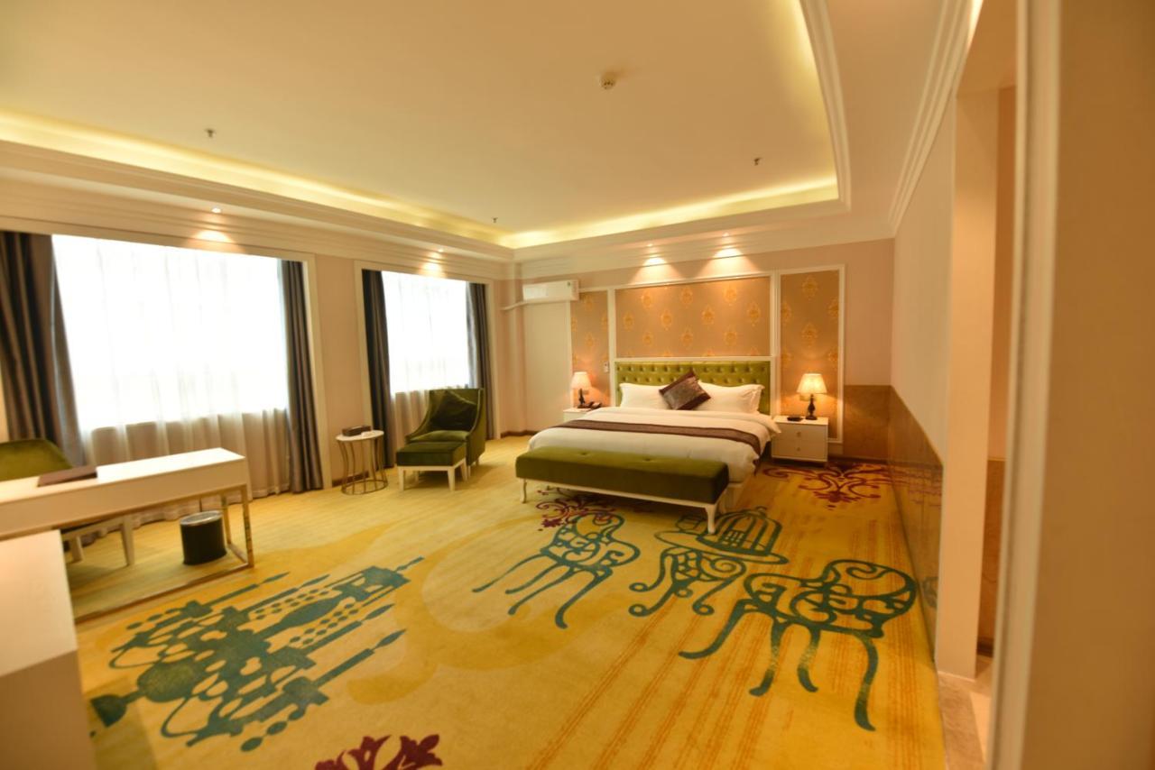 Hong Van Grand Hotel Mong Cai ภายนอก รูปภาพ