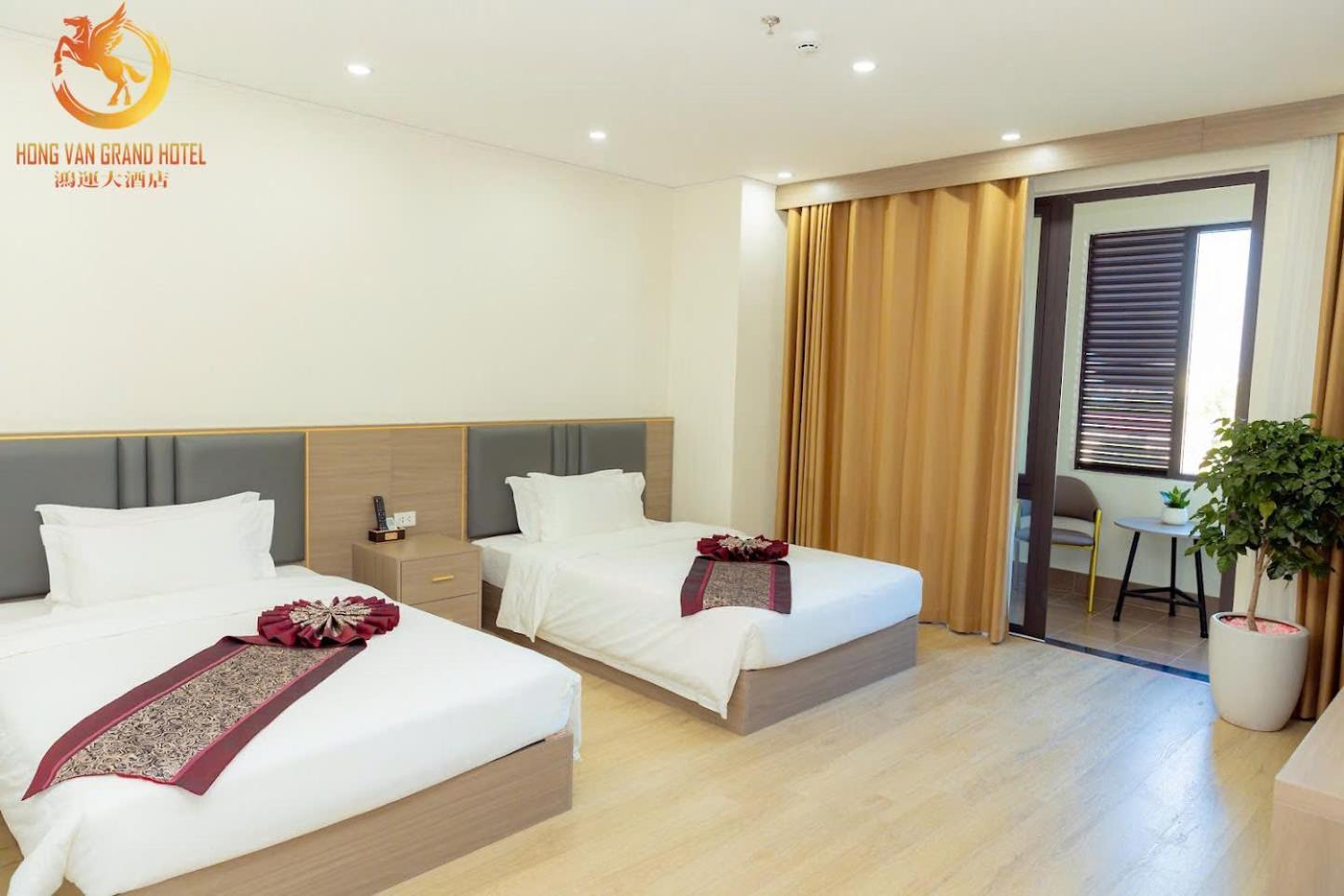 Hong Van Grand Hotel Mong Cai ภายนอก รูปภาพ